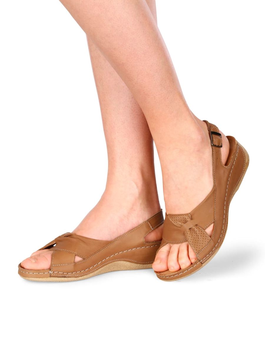 Vamos | Fur Damen Sandale mit raffinierter Schlaufe - Cognac